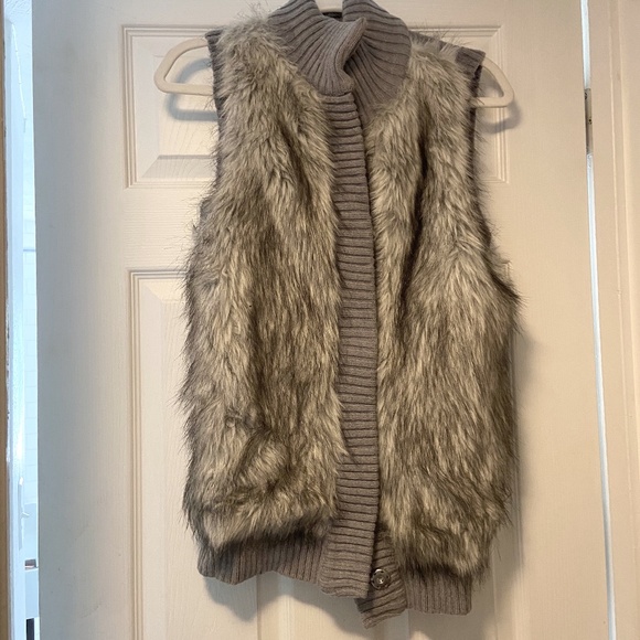 MICHAEL Michael Kors Jackets & Blazers - Michael Kors Grey Vest with Faux Fur Trim
